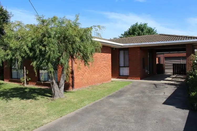 1 Chamberlain Court, Hamilton VIC 3300