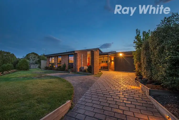 8 Anthony Drive, Lysterfield VIC 3156