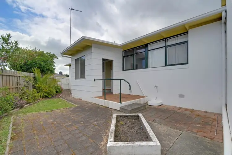 Sixth view of Homely house listing, 1 Sara Court, Traralgon VIC 3844