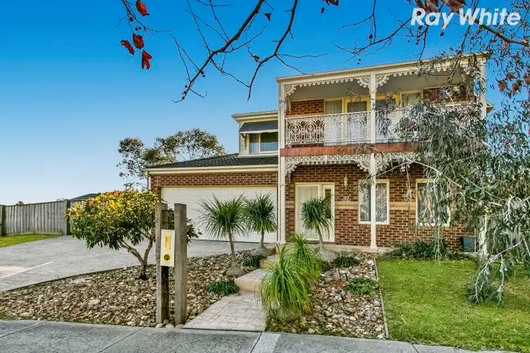 32 Livingstone Boulevard, Pakenham VIC 3810
