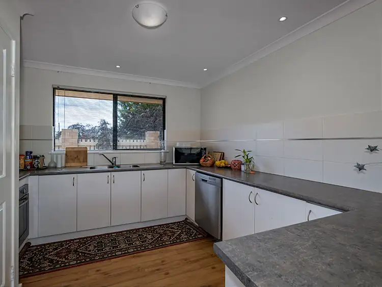 250A Place Road, Wonthella WA 6530