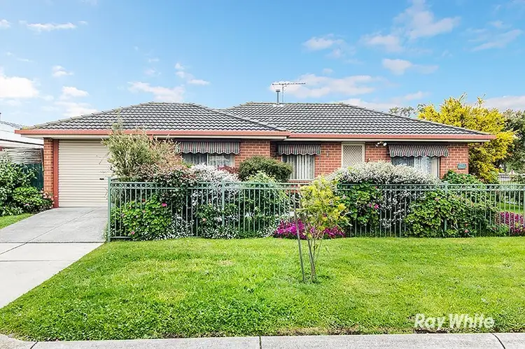 15 Bellarine Drive, Cranbourne VIC 3977