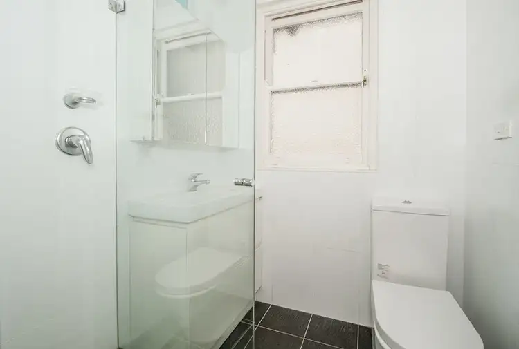 Third view of Homely studio listing, 19/7 Greenknowe Avenue, Elizabeth Bay NSW 2011