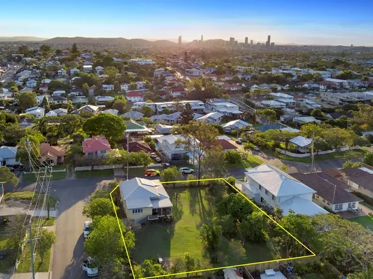 54 Brooks Street, Camp Hill QLD 4152