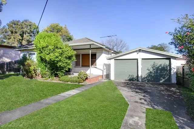 8 BRETT Avenue, Constitution Hill NSW 2145