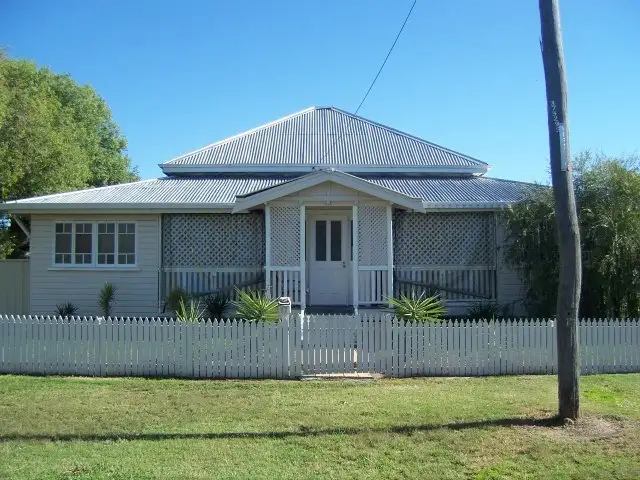 17 May Street, Roma QLD 4455