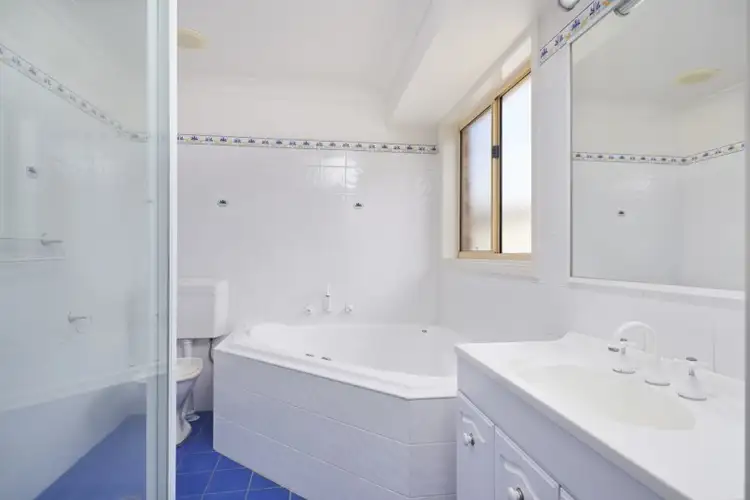 Fourth view of Homely house listing, 6 Yeomans Place, Kooringal NSW 2650