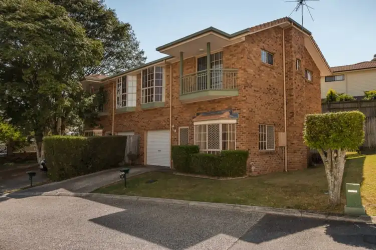 Main view of Homely townhouse listing, 2/1162 Cavendish Road, Mount Gravatt East QLD 4122