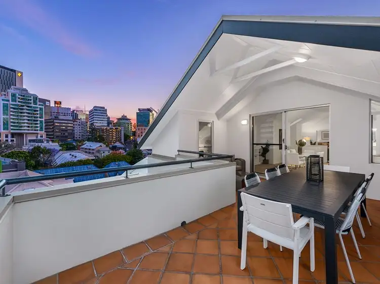 Main view of Homely apartment listing, 5/115 BERRY Street, Spring Hill QLD 4000