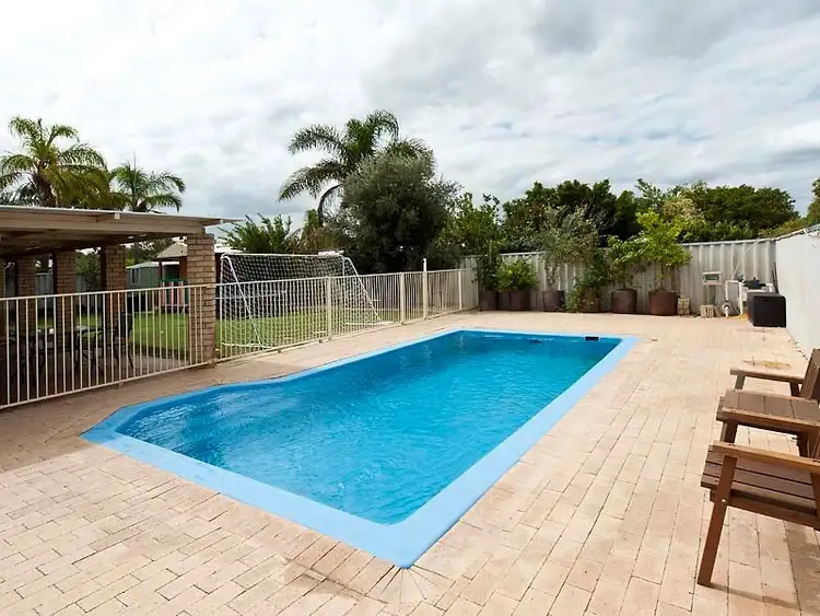 4 Caracas Close, Safety Bay WA 6169