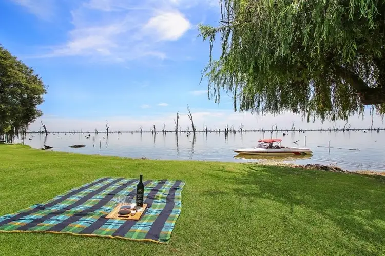 8294 Murray Valley Highway, Yarrawonga VIC 3730