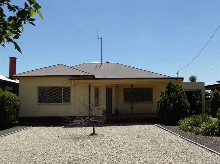 24 Armstrong Street, Parkes NSW 2870