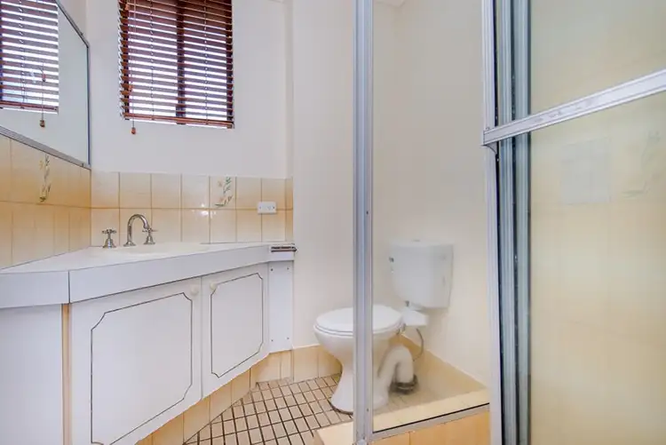 Sixth view of Homely unit listing, 5/3 Jubilee Avenue, Broadbeach QLD 4218