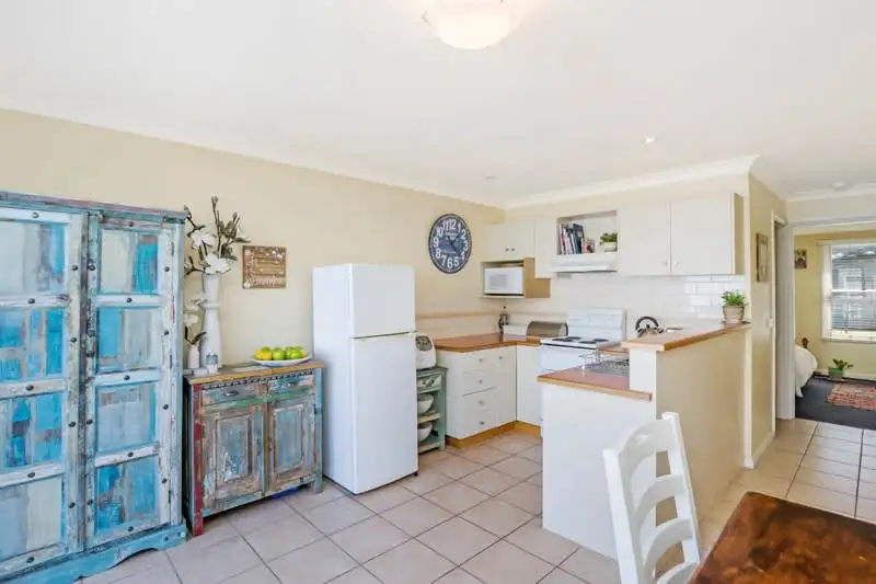 Main view of Homely unit listing, 18A Pertobe Road, Warrnambool VIC 3280