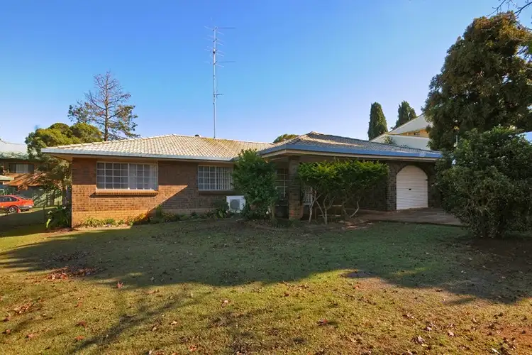 7 Behland Street, Kearneys Spring QLD 4350