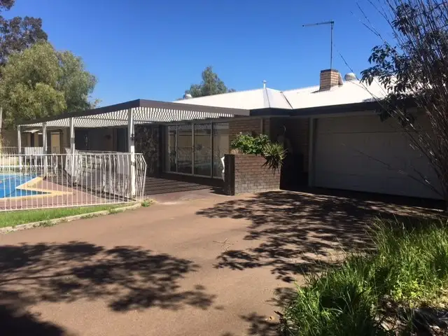 42 West Terrace, Kalamunda WA 6076