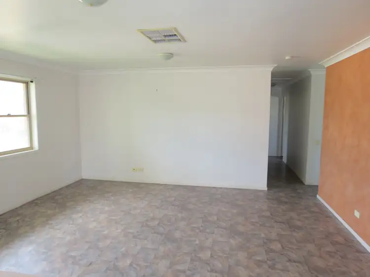 Fifth view of Homely house listing, 3 Chalmers Crescent, Emerald QLD 4720