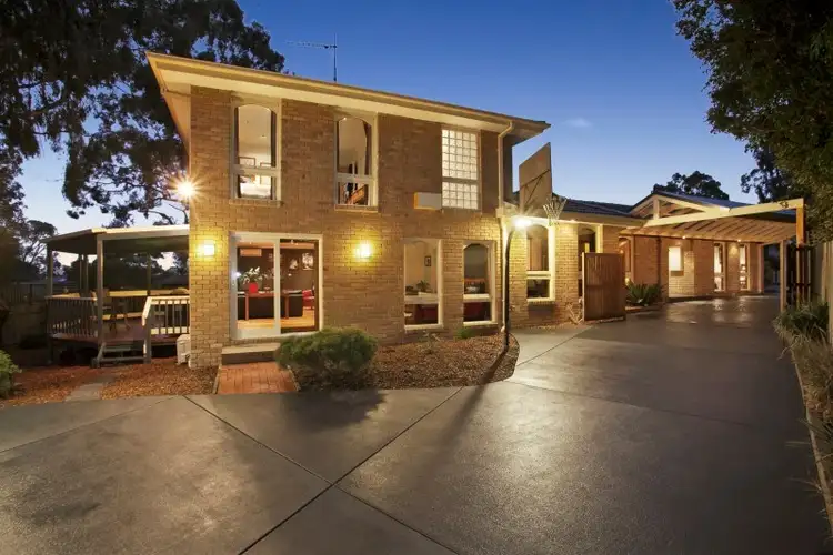 5 Hollyoak Court, Ferntree Gully VIC 3156