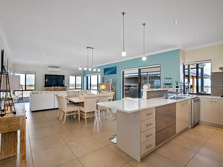 189 Parmelia Boulevard, White Peak WA 6532