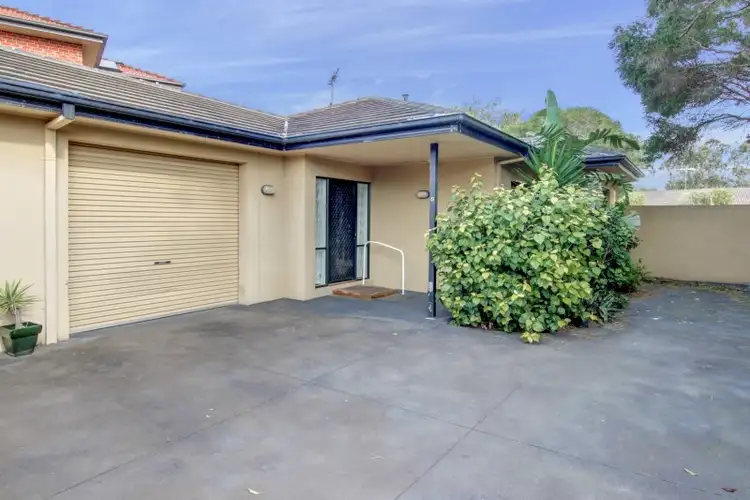 4/15 Cairns Avenue, Rosebud VIC 3939