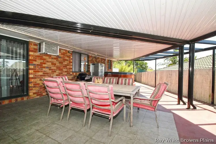 3 Pinnacle Close, Regents Park QLD 4118