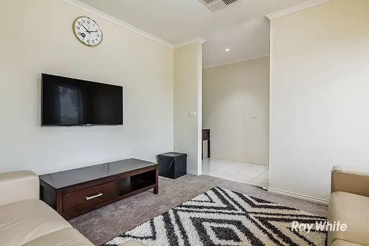 Fifth view of Homely house listing, 33 Copernicus Circuit, Cranbourne West VIC 3977