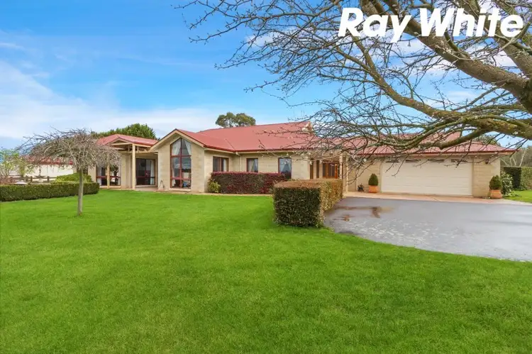 Fifth view of Homely house listing, 16 Pepperell Drive, Drouin VIC 3818