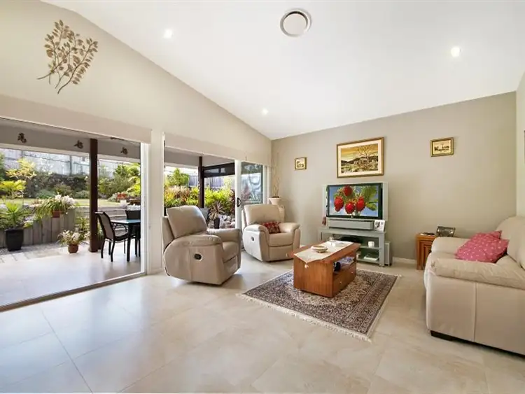 6 Pebble Court, Peregian Springs QLD 4573
