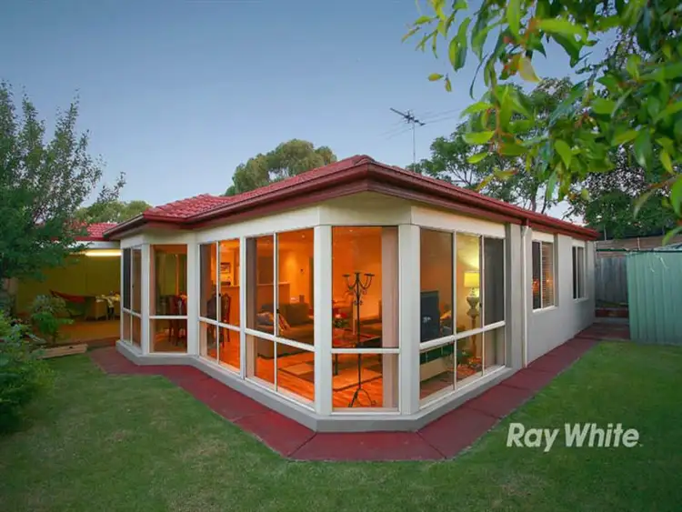 15 Ashton Rise, Narre Warren South VIC 3805