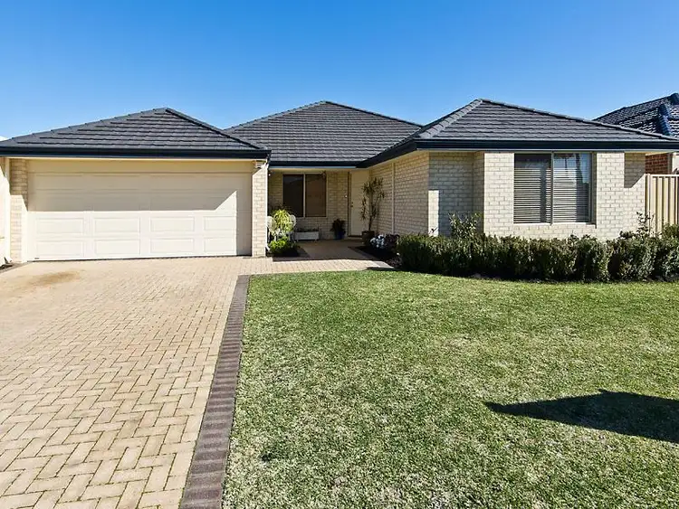 31 Urquhart Court, Canning Vale WA 6155