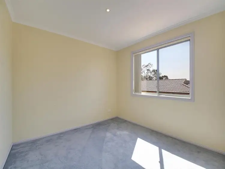 Fifth view of Homely house listing, 10 Ivy Lea Place, Goulburn NSW 2580