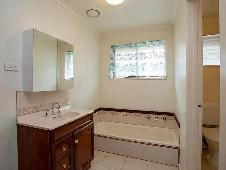 Fifth view of Homely house listing, 18A Fosberry Crescent, Viewbank VIC 3084