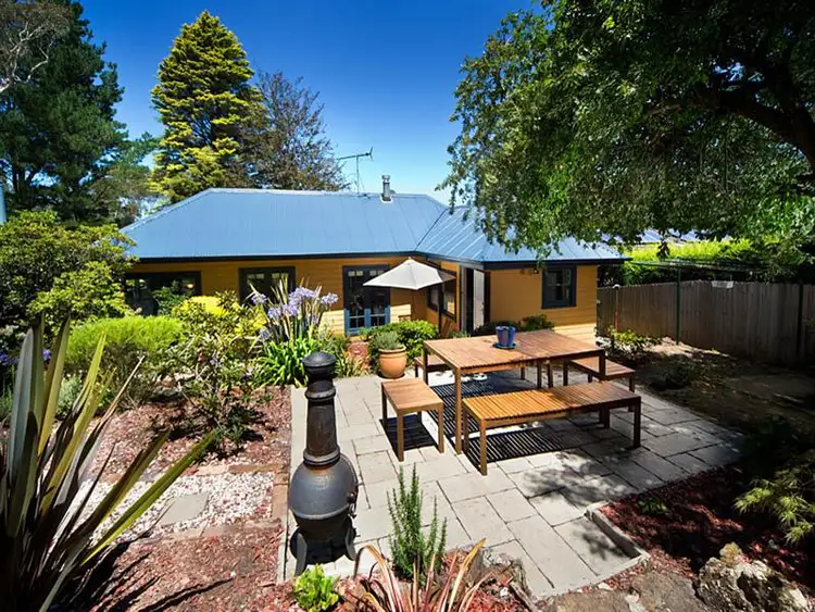 8 Lawrence Street, Blackheath NSW 2785