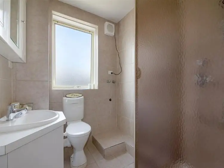 Fifth view of Homely apartment listing, 4/302 Grange Road, Ormond VIC 3204