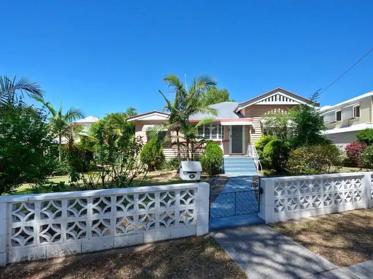 81 Riding Road, Hawthorne QLD 4171