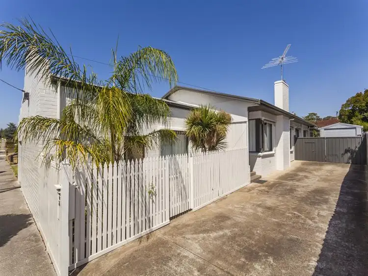 26 Calvert Street, Hamlyn Heights VIC 3215