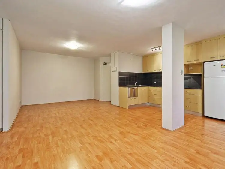 Third view of Homely apartment listing, 574 BOUNDARY Street, Spring Hill QLD 4000