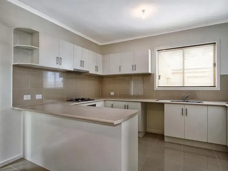 Fifth view of Homely unit listing, U3/42 ZINA Grove, Mooroolbark VIC 3138