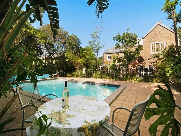 906 Sandgate Road, Clayfield QLD 4011