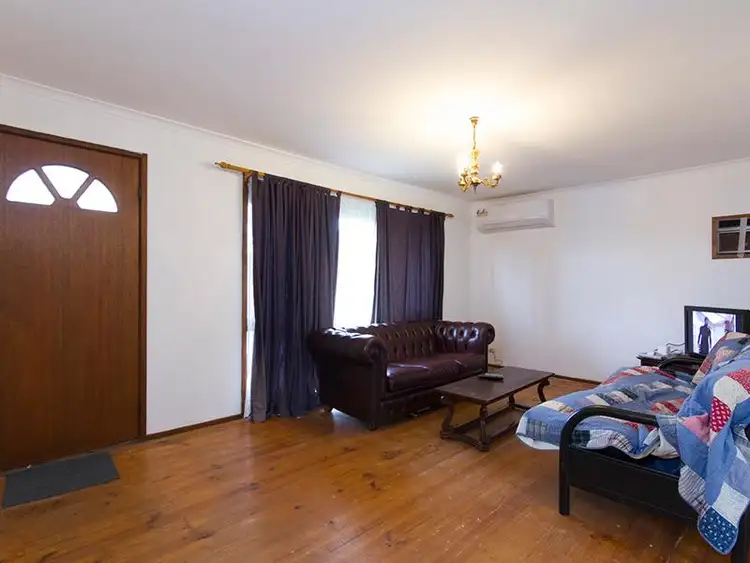 Second view of Homely house listing, 4 Wynette Close, Hampton Park VIC 3976