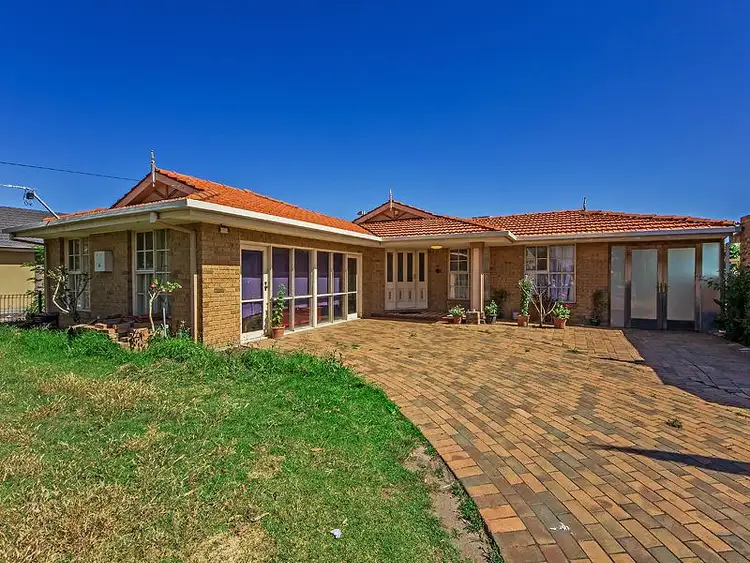 101 Main Road East, St Albans VIC 3021