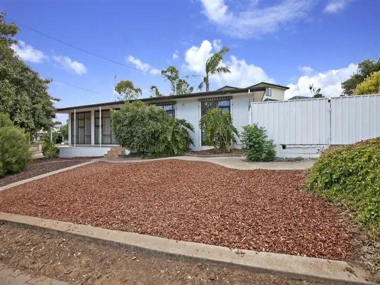 1 Parslow Road, Para Hills SA 5096