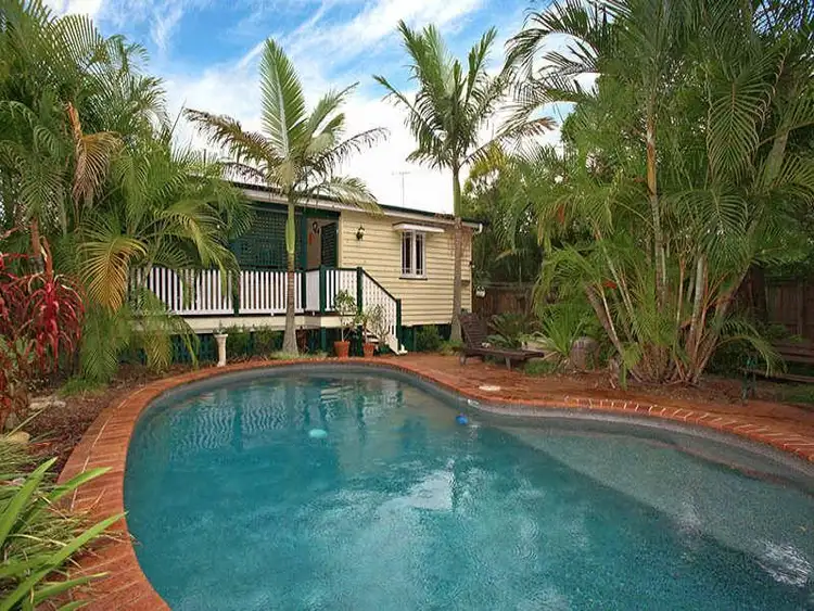 32 Grange Road, Grange QLD 4051