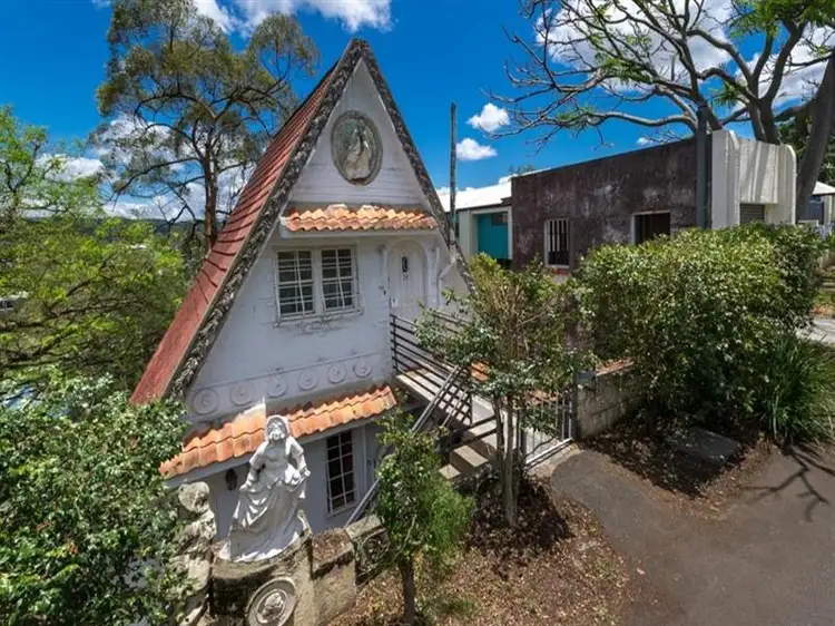 24 Macgregor Terrace, Bardon QLD 4065