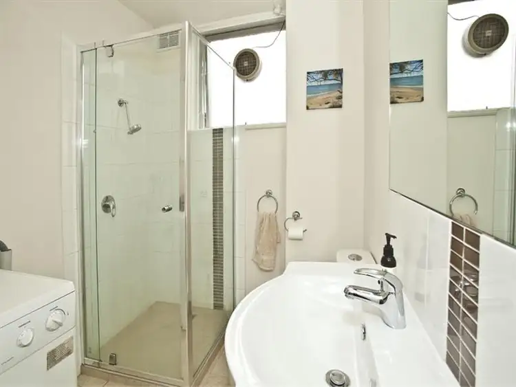 Third view of Homely apartment listing, 5/77 Harold Street, Hawthorn East VIC 3123