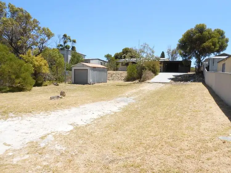 58 Bootoo Street, Lancelin WA 6044