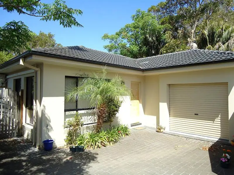 Main view of Homely villa listing, 2/74 Hume Boulevard, Killarney Vale NSW 2261