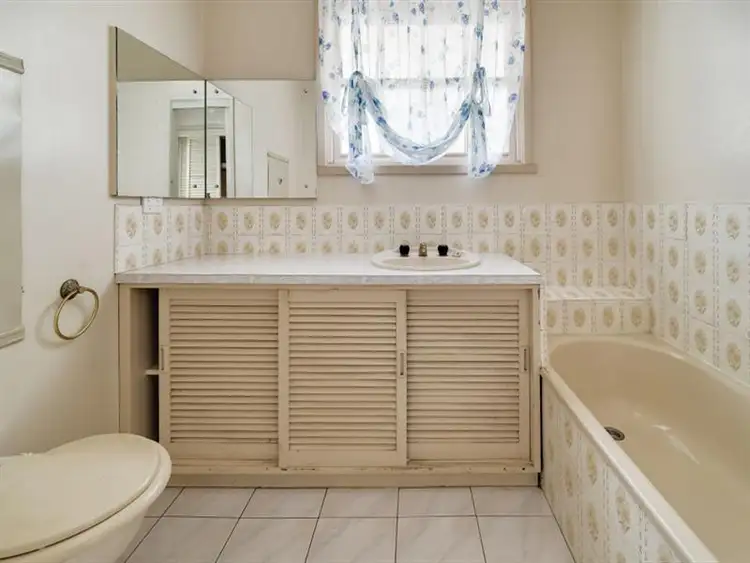 Seventh view of Homely house listing, 2 Dendaryl Drive, Bundoora VIC 3083