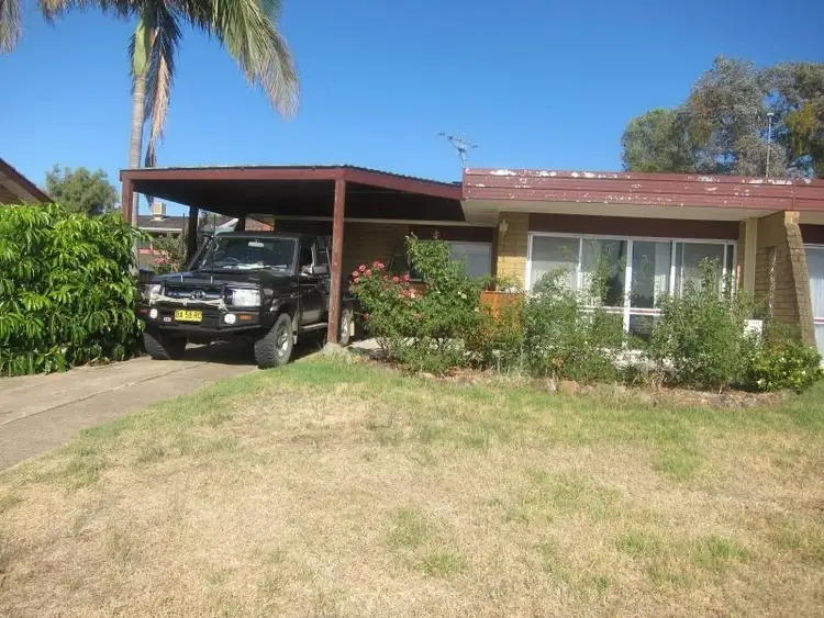 Main view of Homely unit listing, 2/18 Graham Street, Tamworth NSW 2340