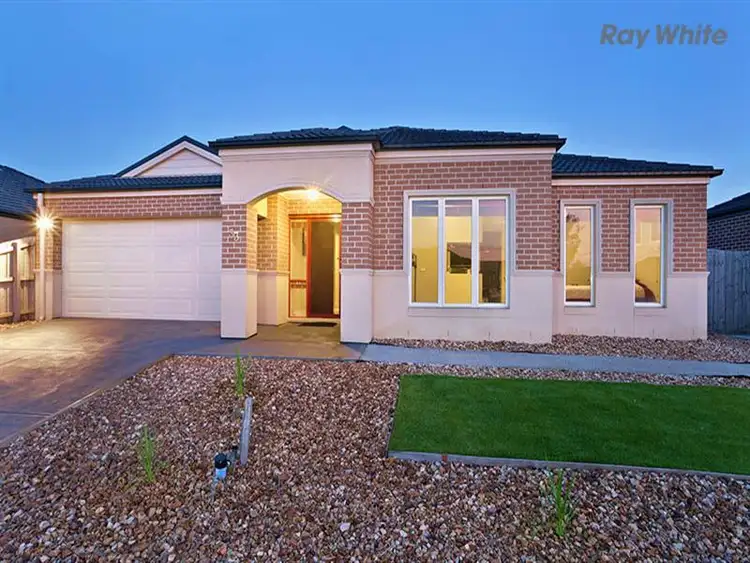 33 Birchgrove Way, Taylors Hill VIC 3037